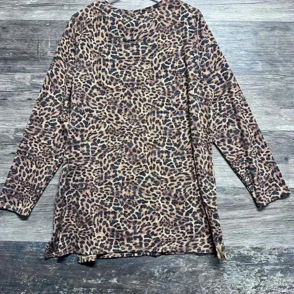 Chico's Leopard Print Women's Top Blouse - Picture 2 of 7